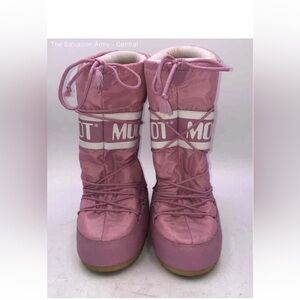 Moon boots 8 1/2 Pink